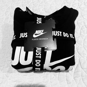 Nike boys crewneck fleece sweater